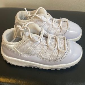 8c Toddler sneakers good condition, only worn a few times (can be worn unisex)